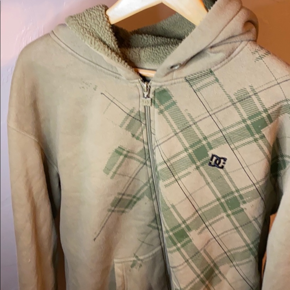DC brand XL hoodie lined and heavy weight.